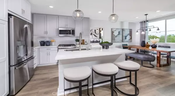 Ontario, CA 91764,980 N Tangent Privado #302