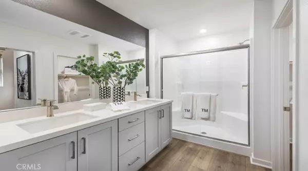 Ontario, CA 91764,980 N Tangent Privado #302