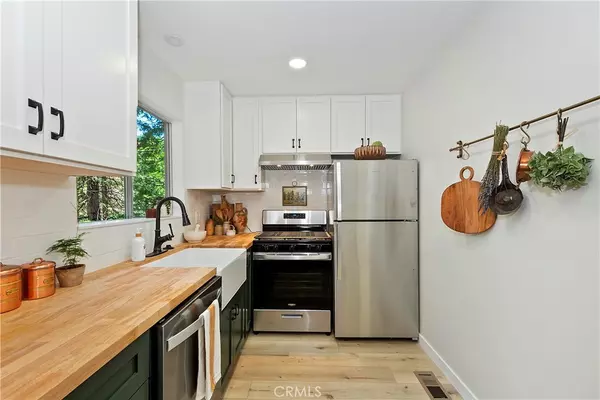 Lake Arrowhead, CA 92352,377 Hillside RD