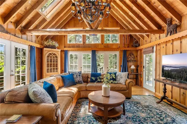 Lake Arrowhead, CA 92385,816 Fern RD