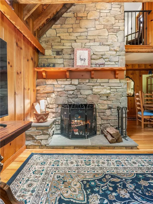 Lake Arrowhead, CA 92385,816 Fern RD