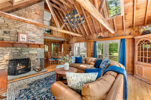 Lake Arrowhead, CA 92385,816 Fern RD