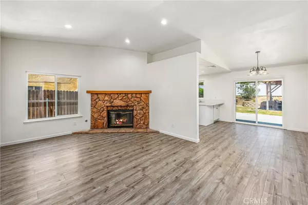 Colton, CA 92324,1049 Long Beach Drive