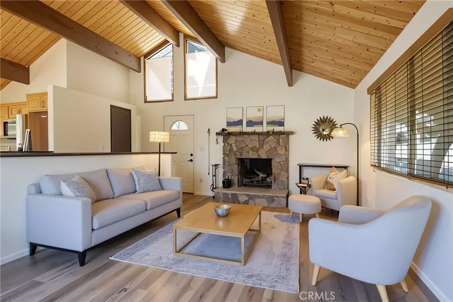 2395 Hunsaker DR, Running Springs, CA 92382