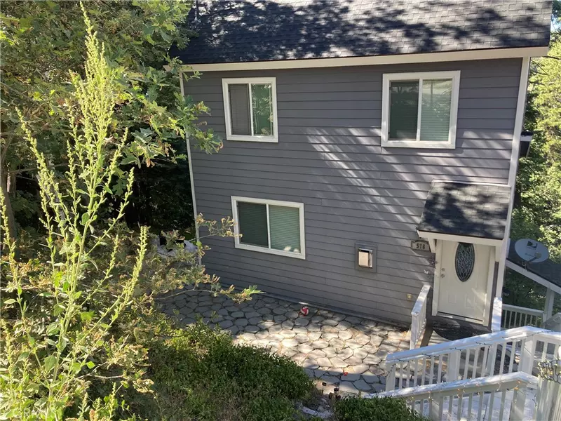 576 Rose LN, Twin Peaks, CA 92391