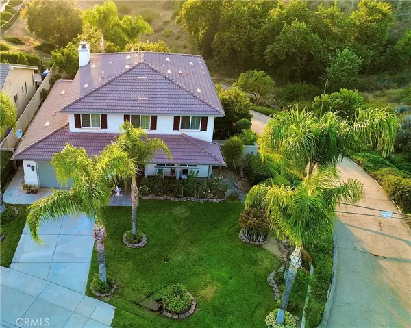 6858 Bacon LN, Highland, CA 92346