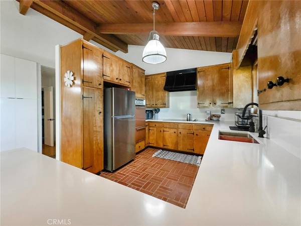 Crestline, CA 92325,24466 Altdorf DR