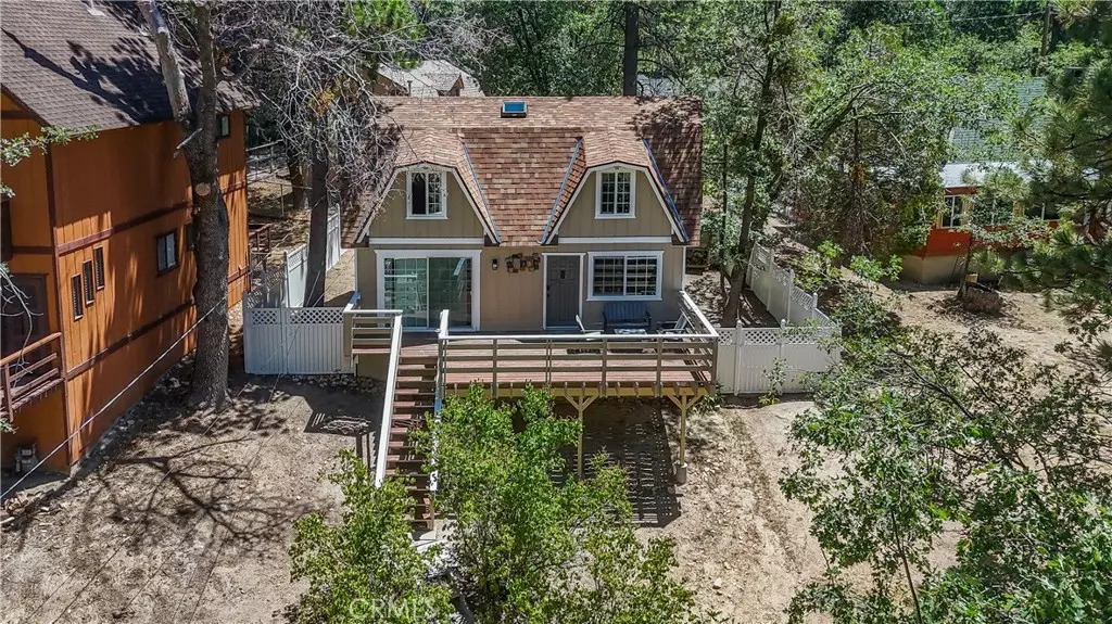 32979 Deer LN, Running Springs, CA 92382