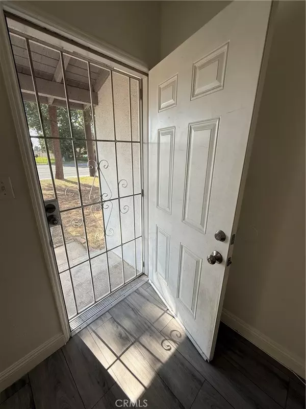 Redlands, CA 92373,10679 Mountain View AVE