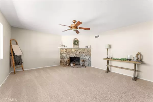 Redlands, CA 92373,718 Robinhood LN