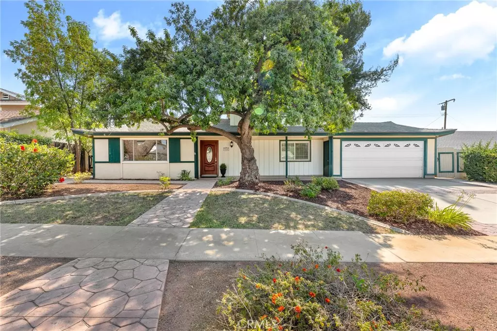 Redlands, CA 92373,718 Robinhood LN