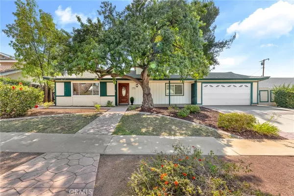 718 Robinhood LN, Redlands, CA 92373