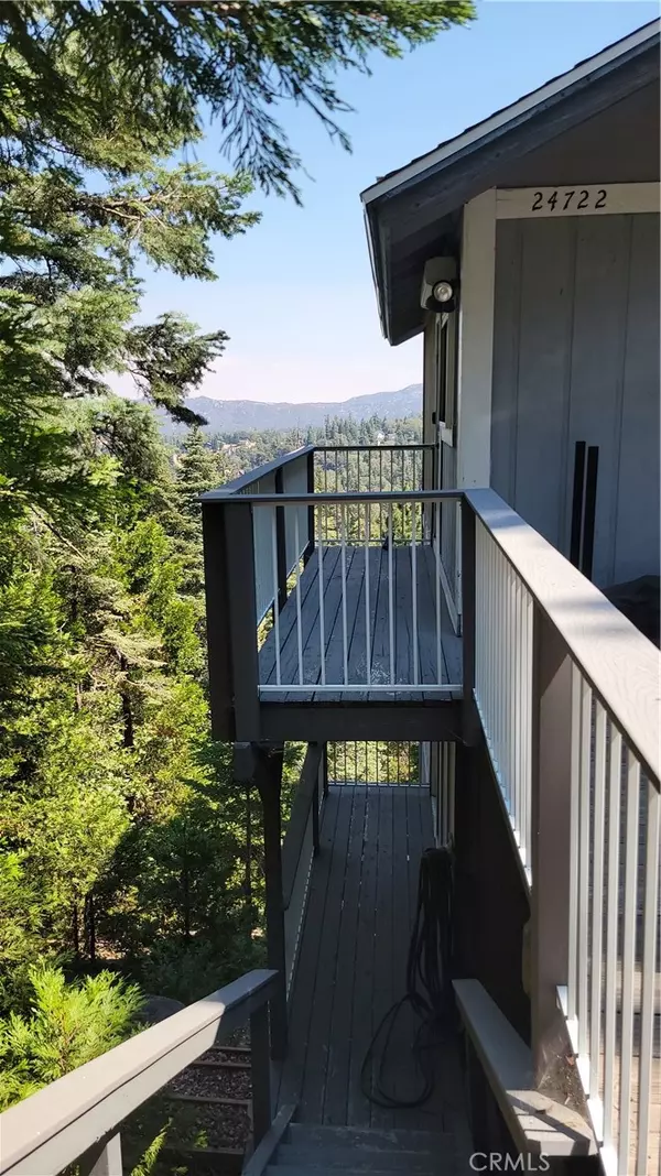 Crestline, CA 92325,24722 Bernard DR