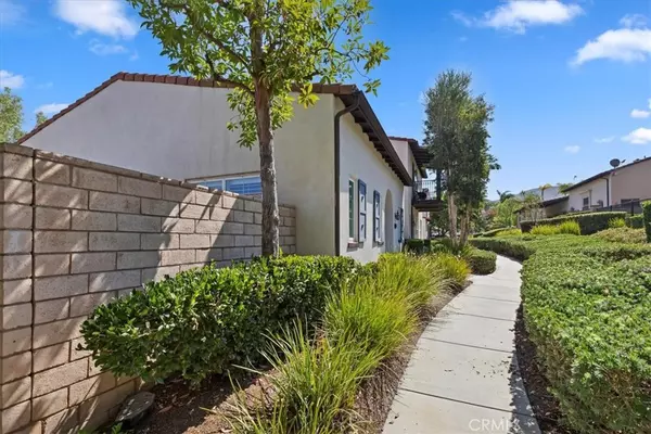 Corona, CA 92883,4332 Junction ST #104