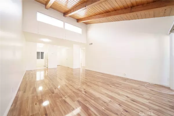 Winnetka, CA 91306,20134 Leadwell ST #337