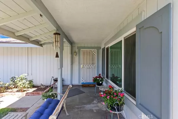 Riverside, CA 92504,8676 Limestone DR