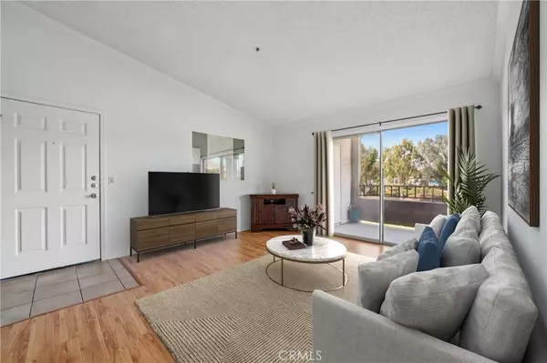 1995 Las Colinas CIR #307, Corona, CA 92879
