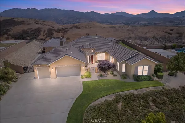 3086 Crystal Ridge LN, Colton, CA 92324