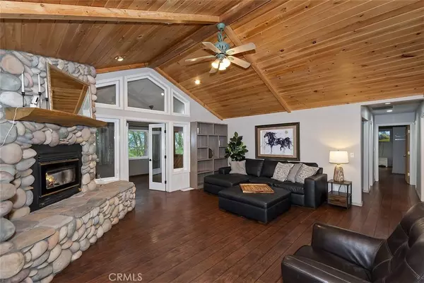 Running Springs, CA 92382,31722 Luring Pines CIR