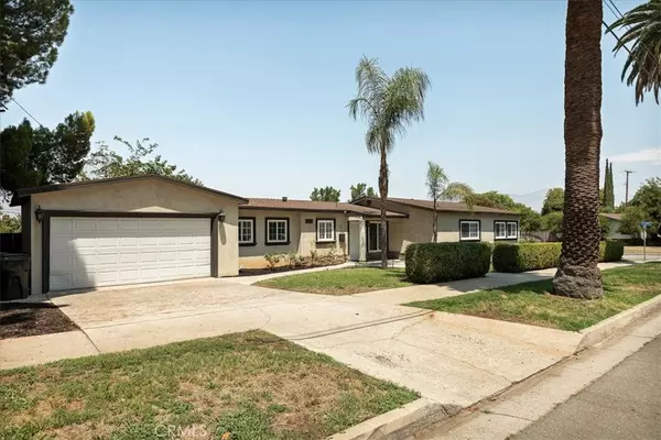 1110 W Cypress AVE, Redlands, CA 92373