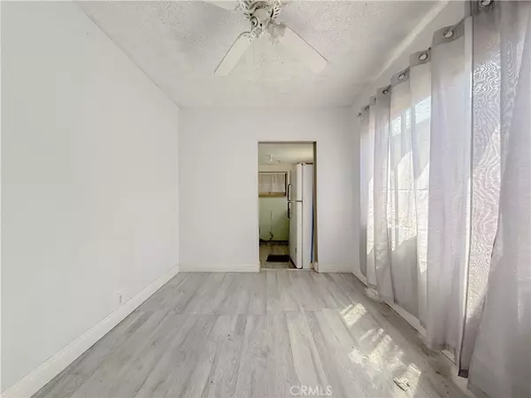 Compton, CA 90220,1424 W 152nd ST