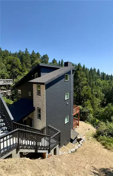 31383 Easy ST, Running Springs, CA 92382