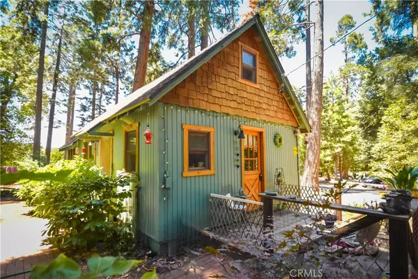 27877 Holly LN, Lake Arrowhead, CA 92352