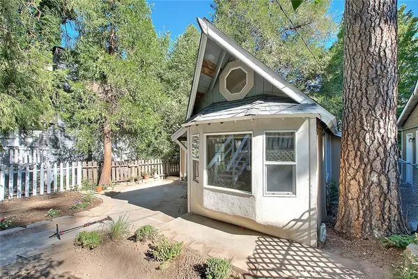 Crestline, CA 92325,23924 Pioneer Camp RD