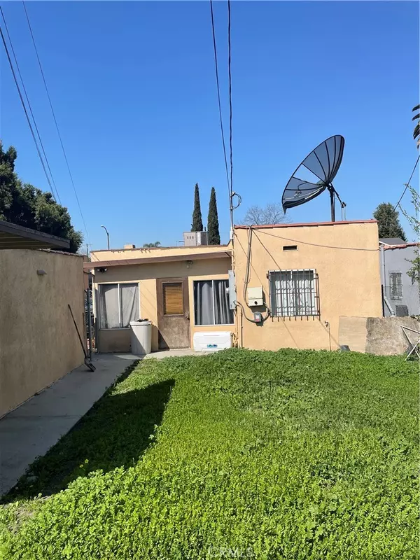 Los Angeles, CA 90043,7036 6th AVE