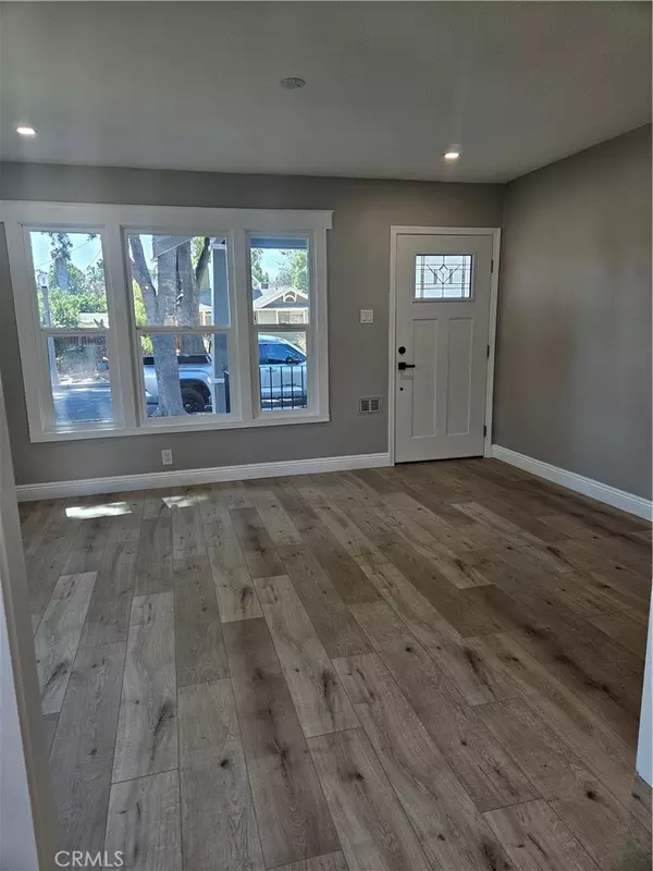 Riverside, CA 92501,4237 4th ST