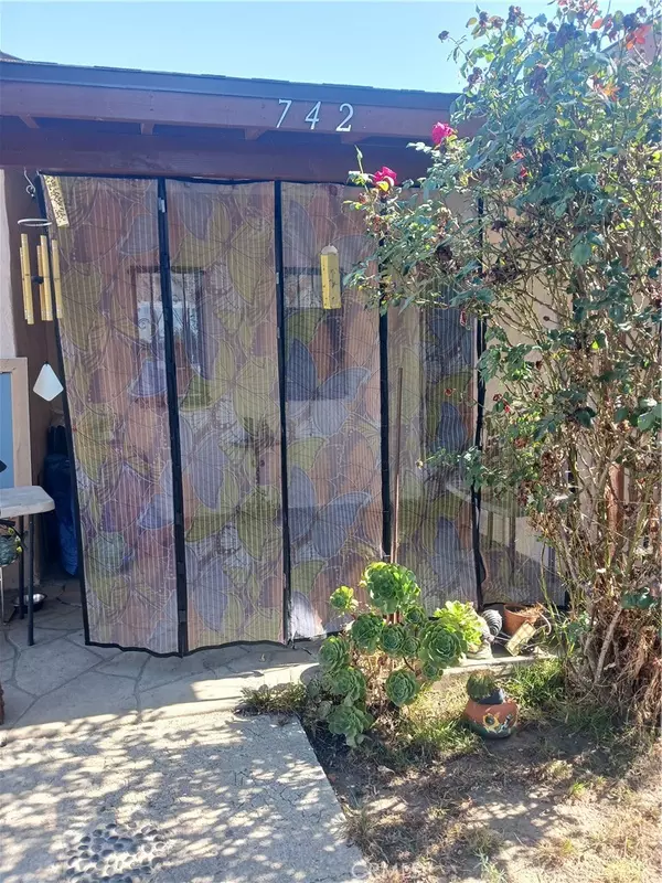 742 Belden AVE, Los Angeles, CA 90022