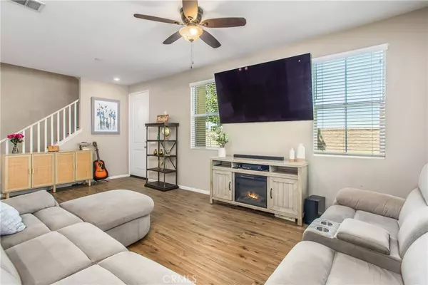 Colton, CA 92324,2002 Juniper LN