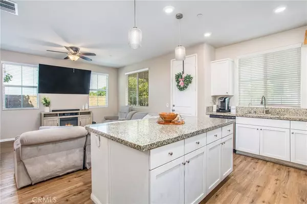 Colton, CA 92324,2002 Juniper LN