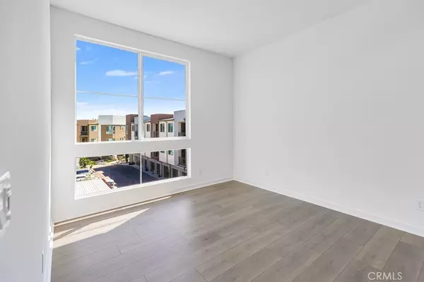 Ontario, CA 91764,980 N Tangent Privado #305