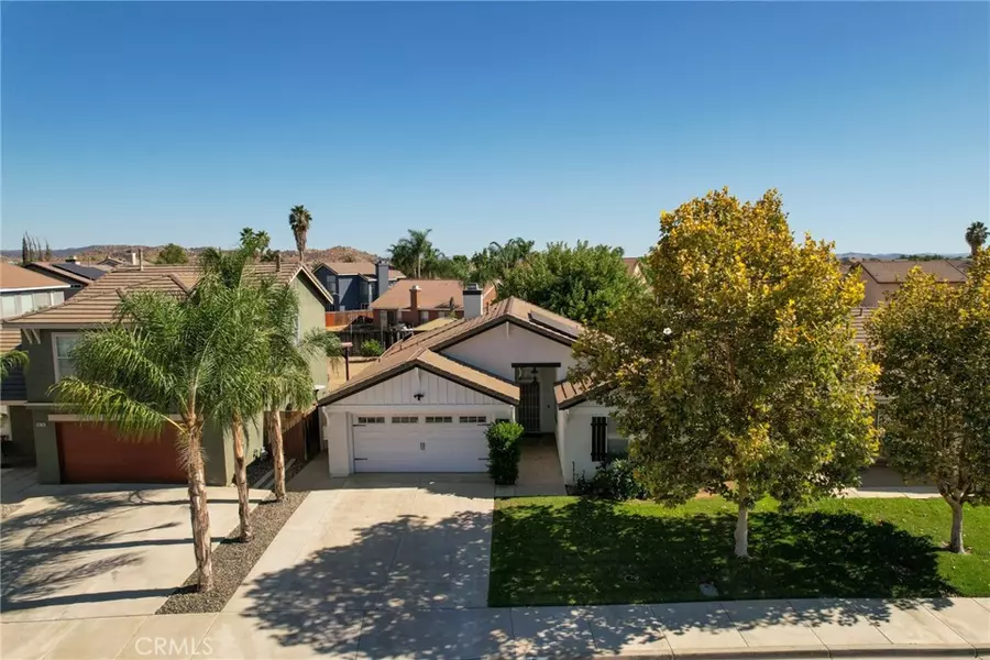 1071 Whispering Wood LN, Perris, CA 92571