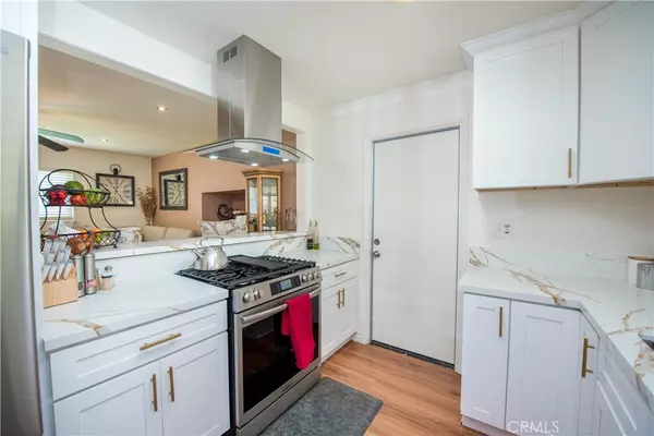 Corona, CA 92882,1733 Bern