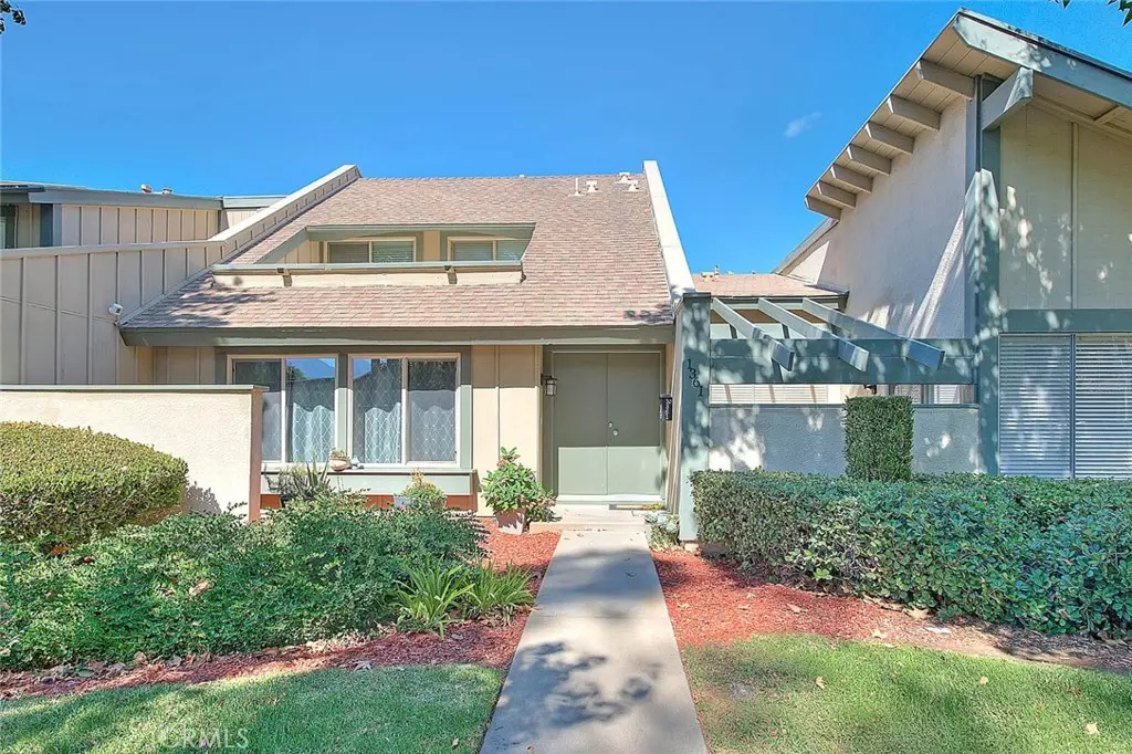 Corona, CA 92882,1361 Camelot DR