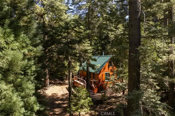 629 Lodge LN, Twin Peaks, CA 92391