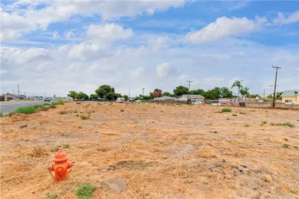 San Bernardino, CA 92410,8053 Del Rosa AVE