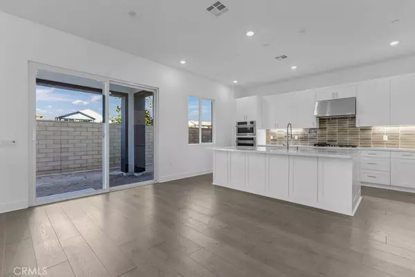 Irvine, CA 92618,114 Pansy