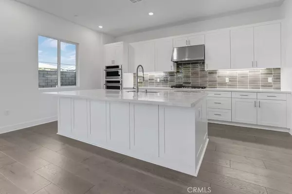 Irvine, CA 92618,114 Pansy