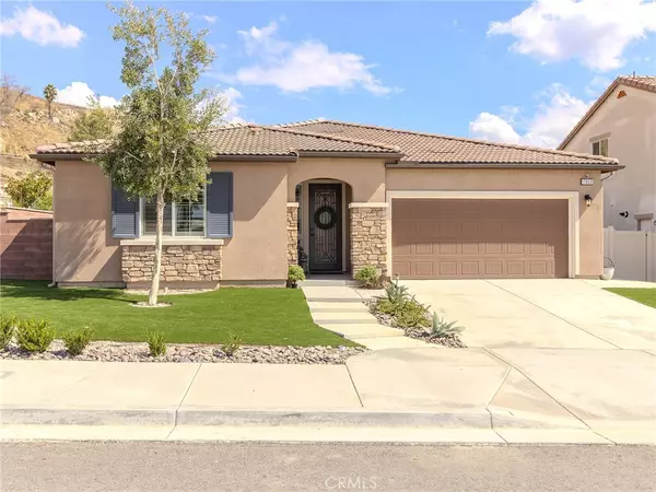 7863 Portofino ST, Highland, CA 92346