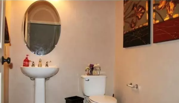 Corona, CA 92883,4445 Owens ST #103