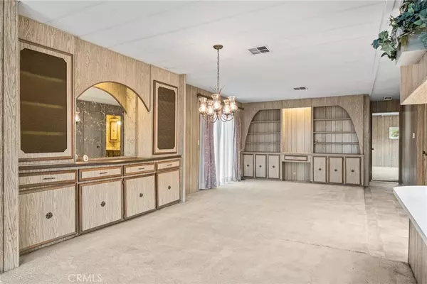 Fontana, CA 92335,8787 Locust AVE #82