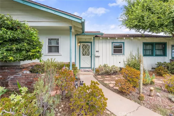 1044 W Cypress AVE, Redlands, CA 92373