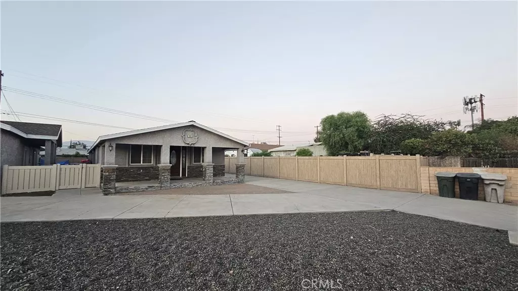 141 Pleasant View AVE, Colton, CA 92324