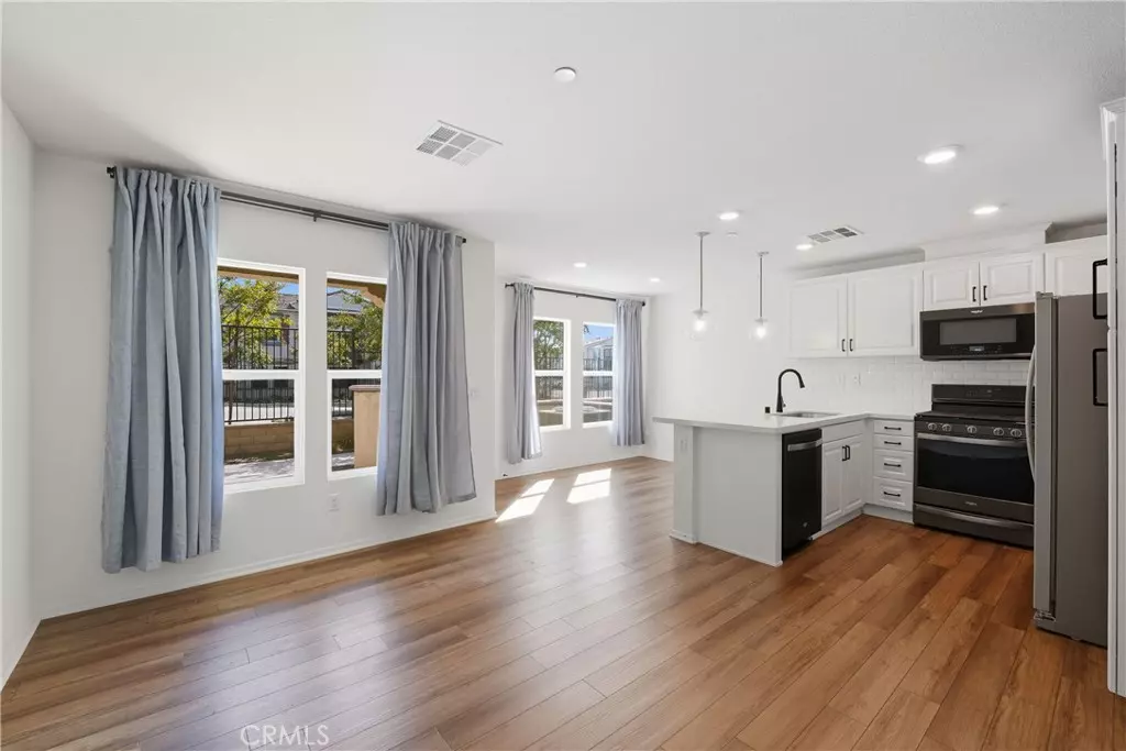 Fontana, CA 92336,7155 Citrus #433