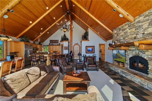 Big Bear Lake, CA 92315,42285 42285 Castle Crag