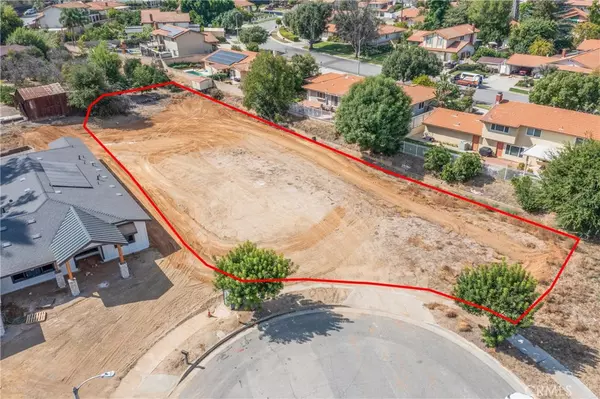 1522 Blossom CT, Redlands, CA 92373