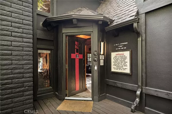 Lake Arrowhead, CA 92352,27325 Pinewood DR